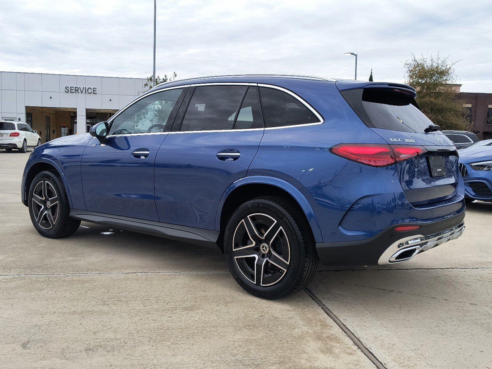 2025 Mercedes Benz GLC 300 4MATIC photo 2