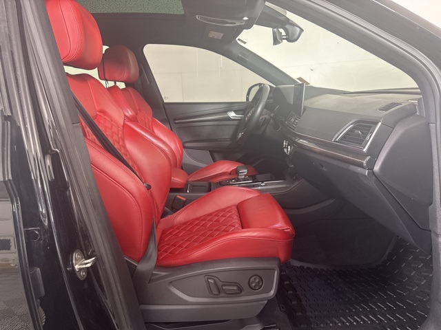 2021 Audi SQ5 Prestige photo 3