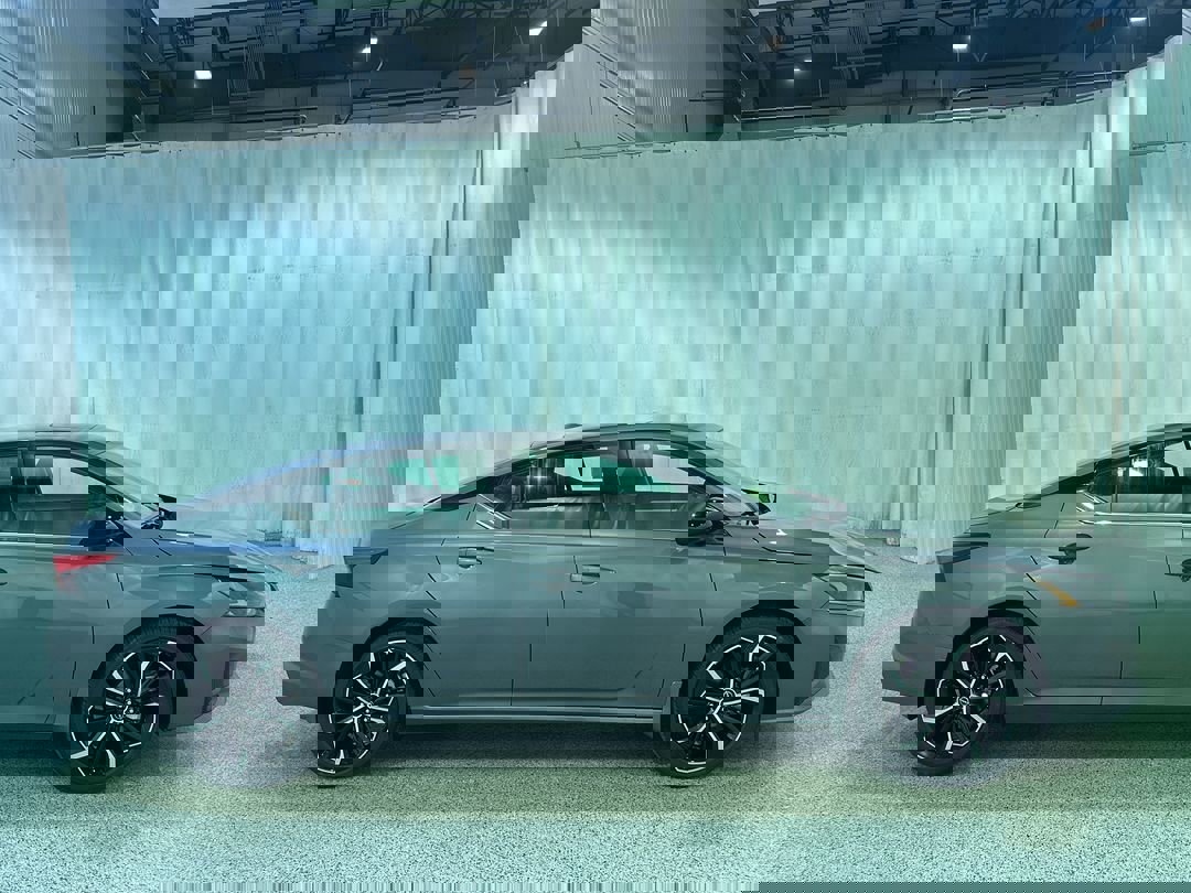 2025 Nissan Altima SR photo 4