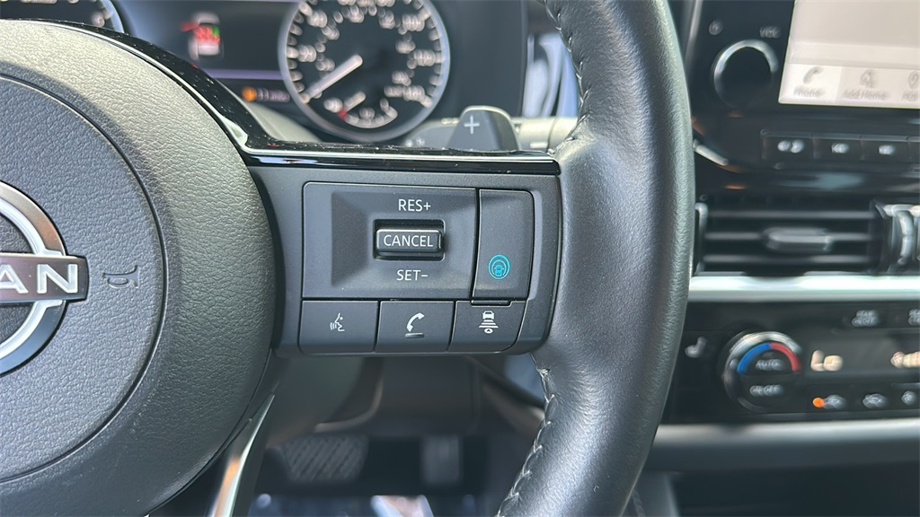 2022 Nissan Pathfinder SL photo 17