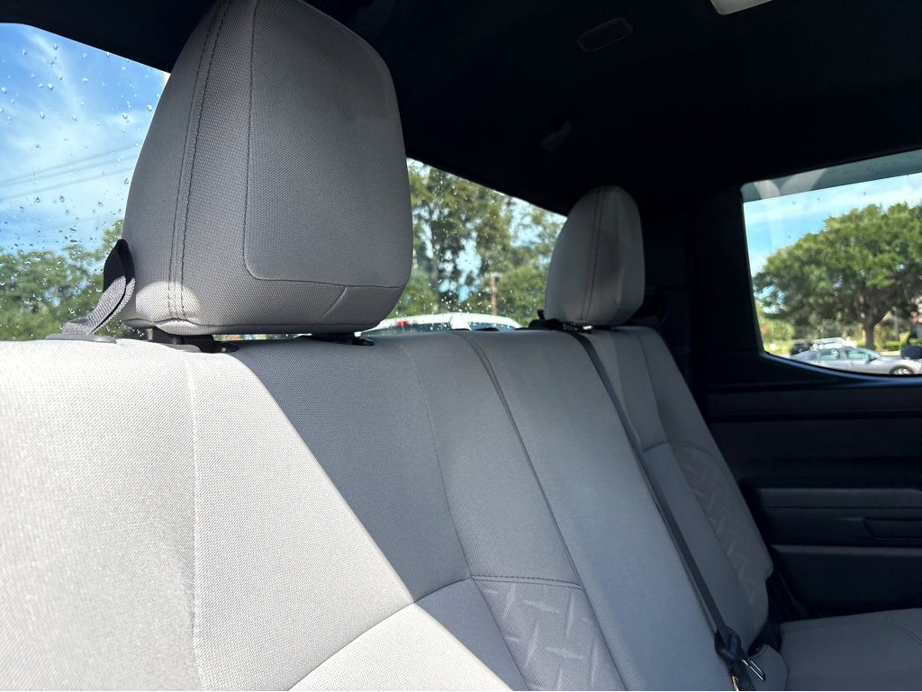 2024 Toyota Tacoma SR5 photo 8