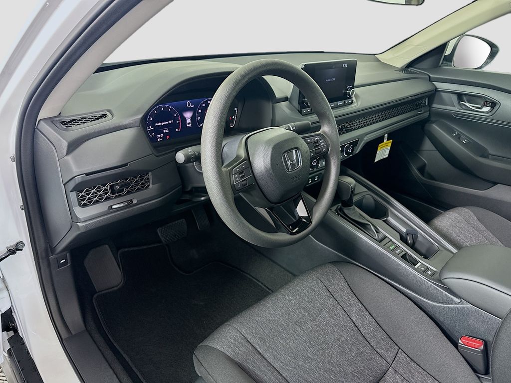 2025 Honda Accord LX photo 9