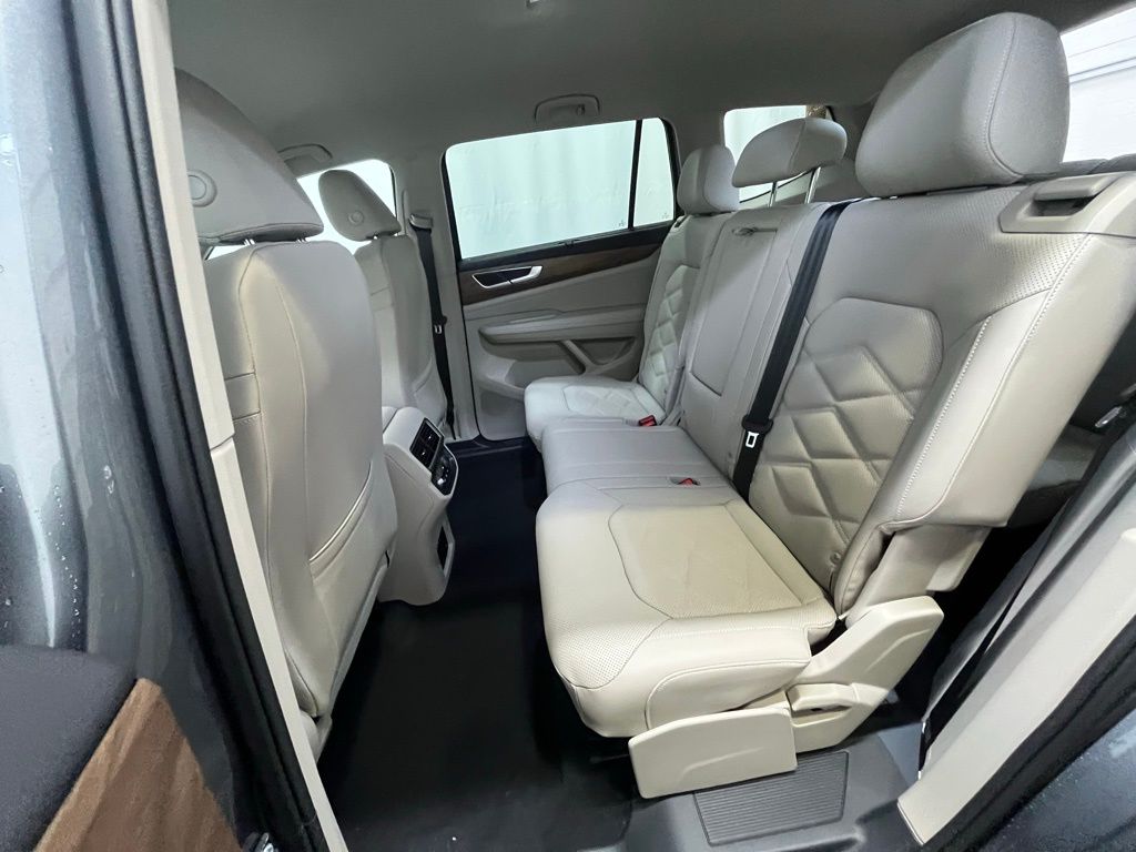 2025 Volkswagen Atlas SE Technology photo 22
