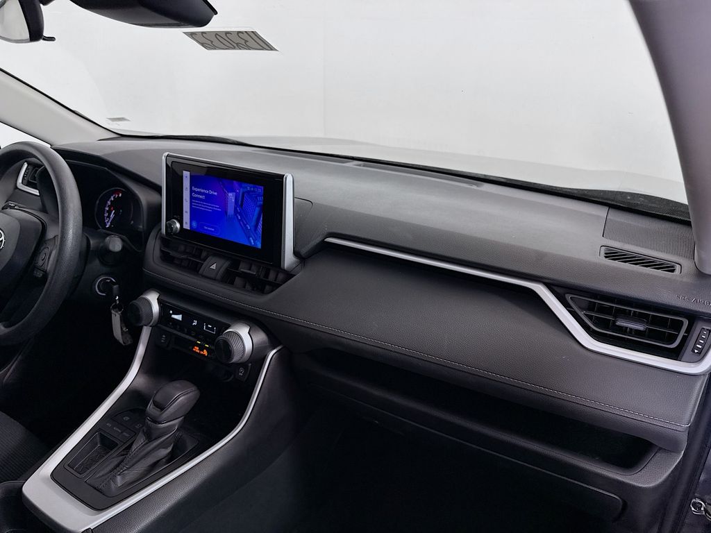 2024 Toyota RAV4 LE photo 26