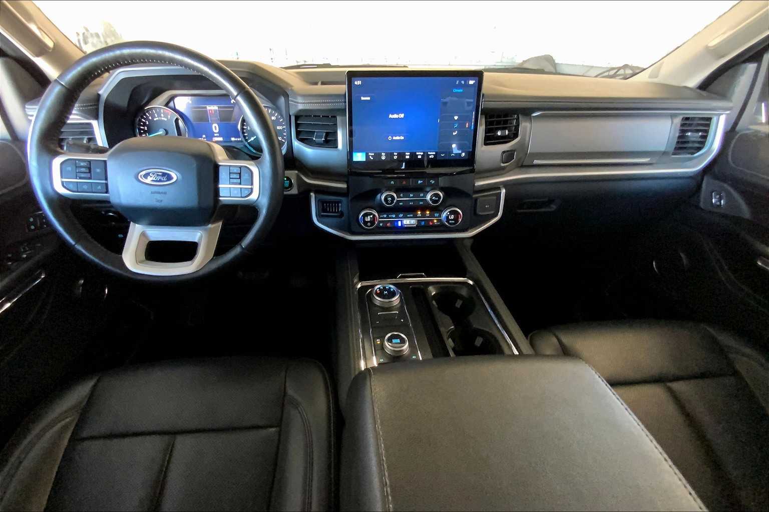 2024 Ford Expedition XLT photo 14