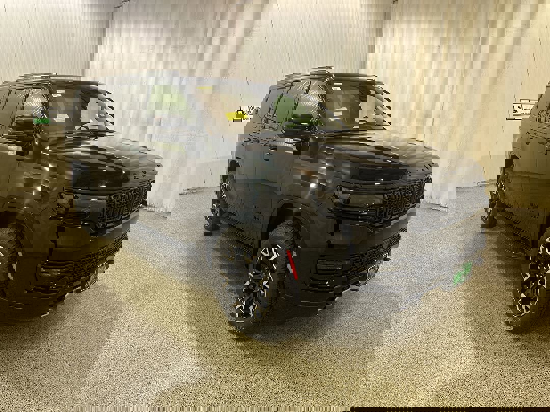 2025 Jeep Wagoneer Series II Overland photo 2