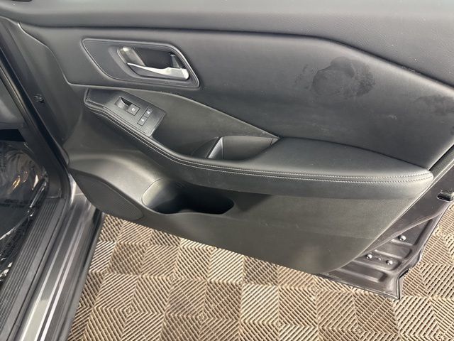 2024 Nissan Rogue SV photo 15
