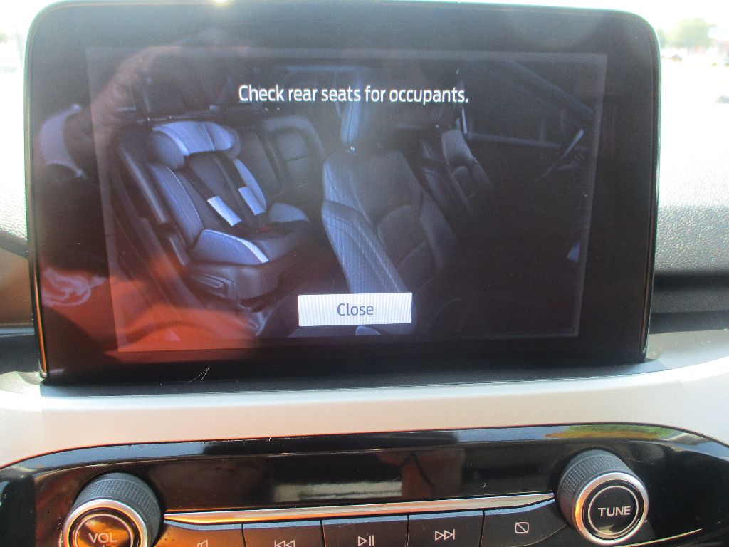2022 Ford Escape SEL photo 17