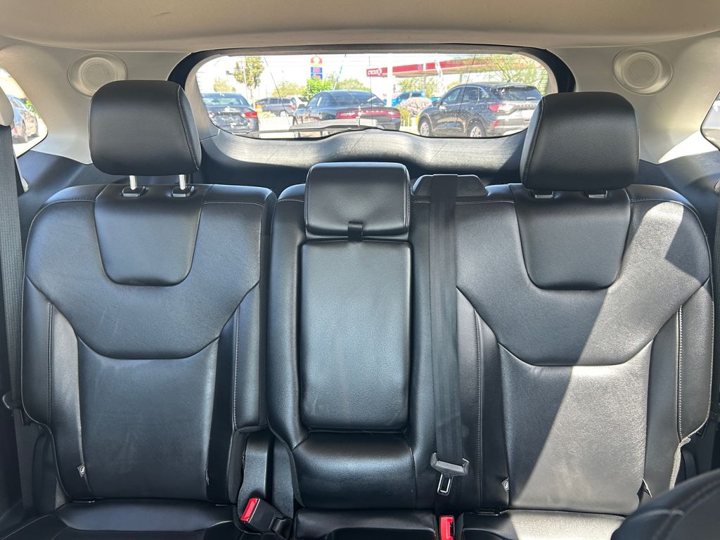 2022 Ford Edge Titanium photo 12