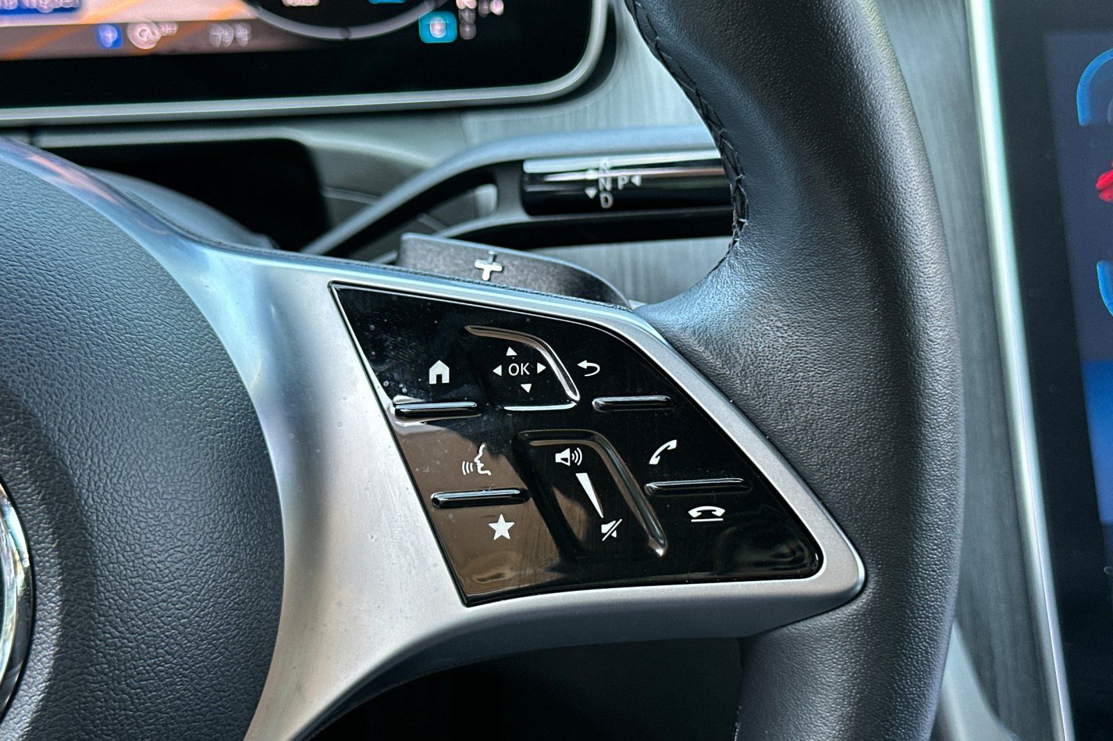 2025 Mercedes Benz C 300 photo 24