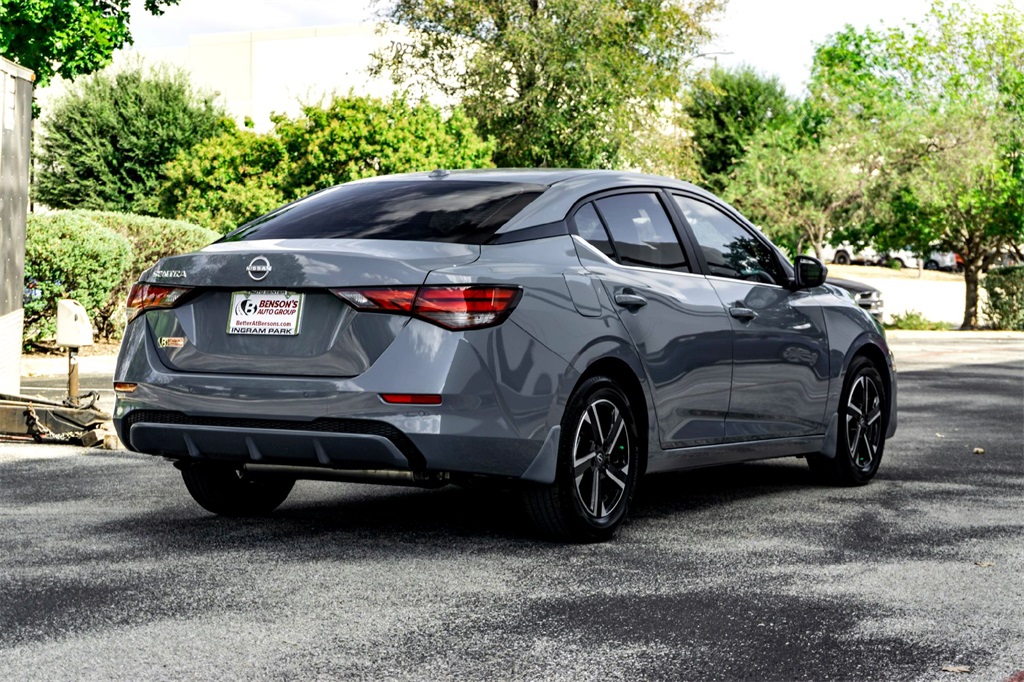 2025 Nissan Sentra SV photo 4