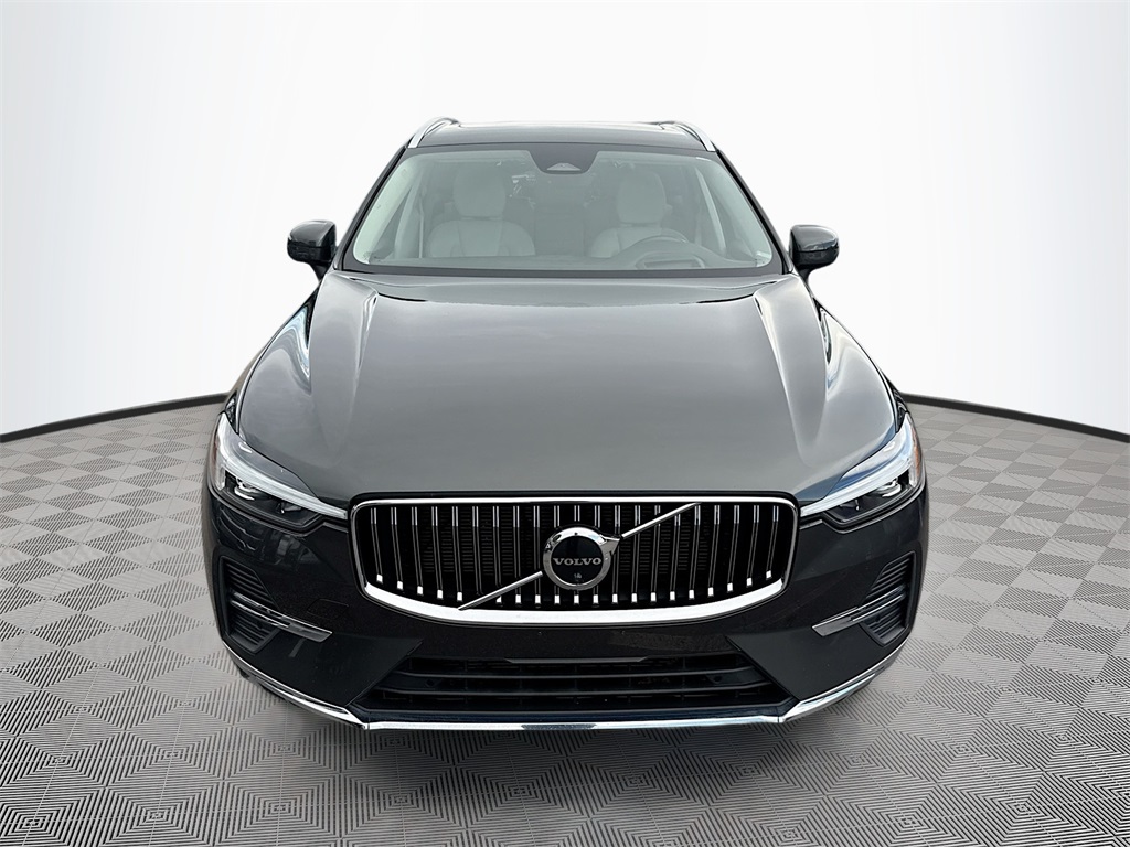 2022 Volvo XC60 B5 Inscription photo 2