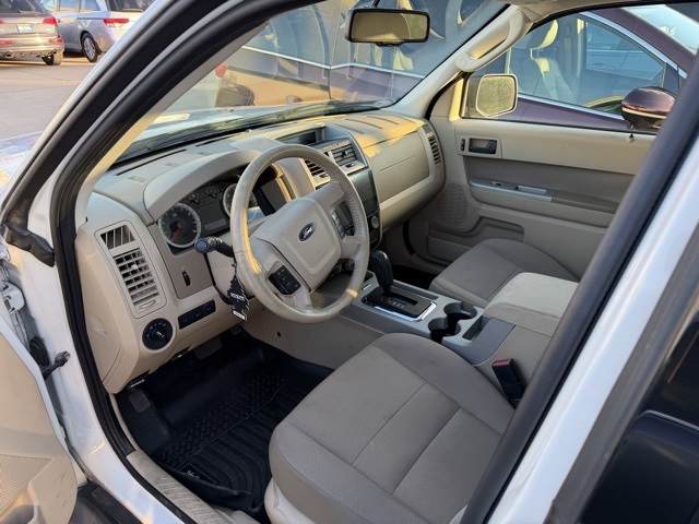 2009 Ford Escape XLT photo 4
