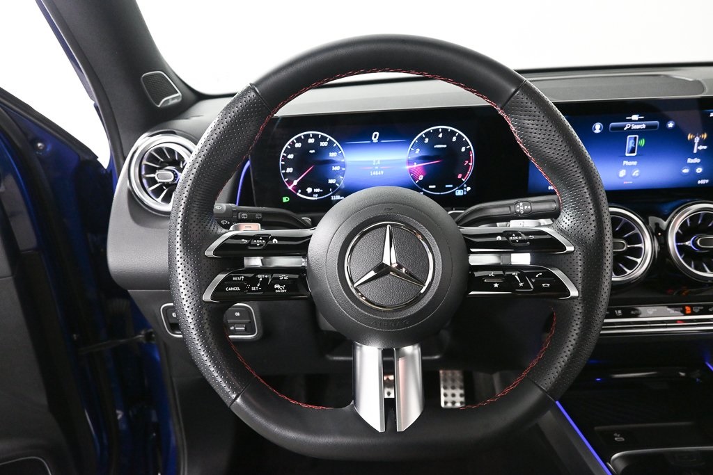 2024 Mercedes Benz GLB 250 4MATIC photo 2