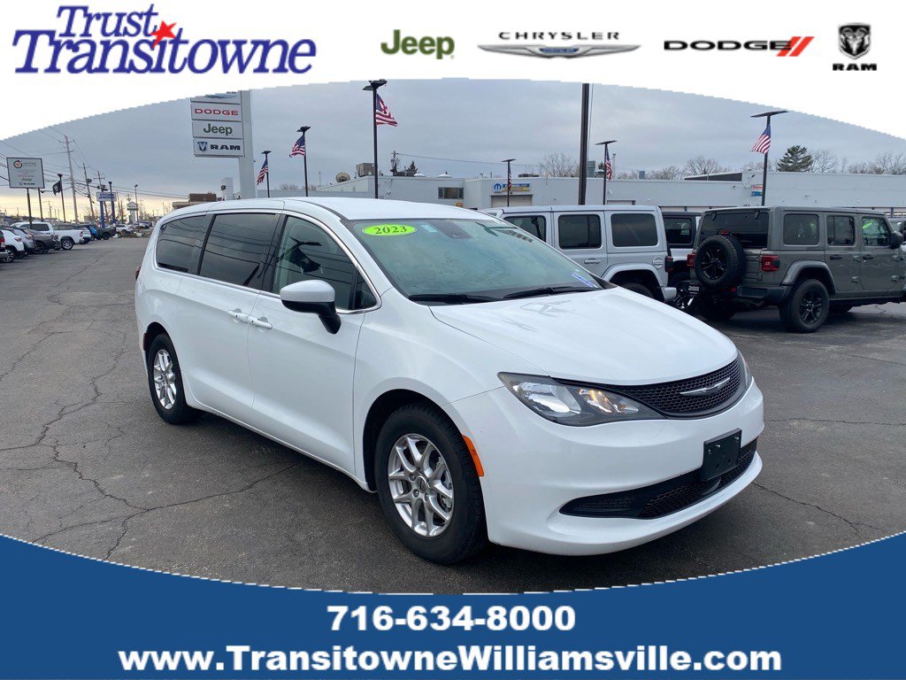 Pre-Owned 2023 Chrysler Voyager LX's photo