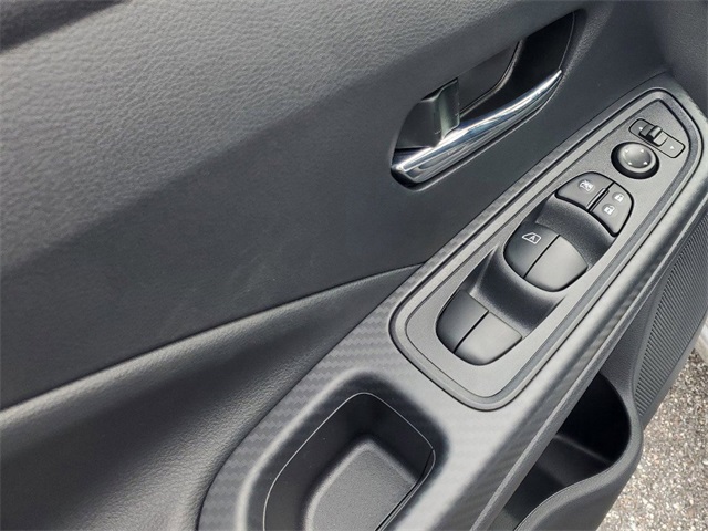 2025 Nissan Versa SV photo 6