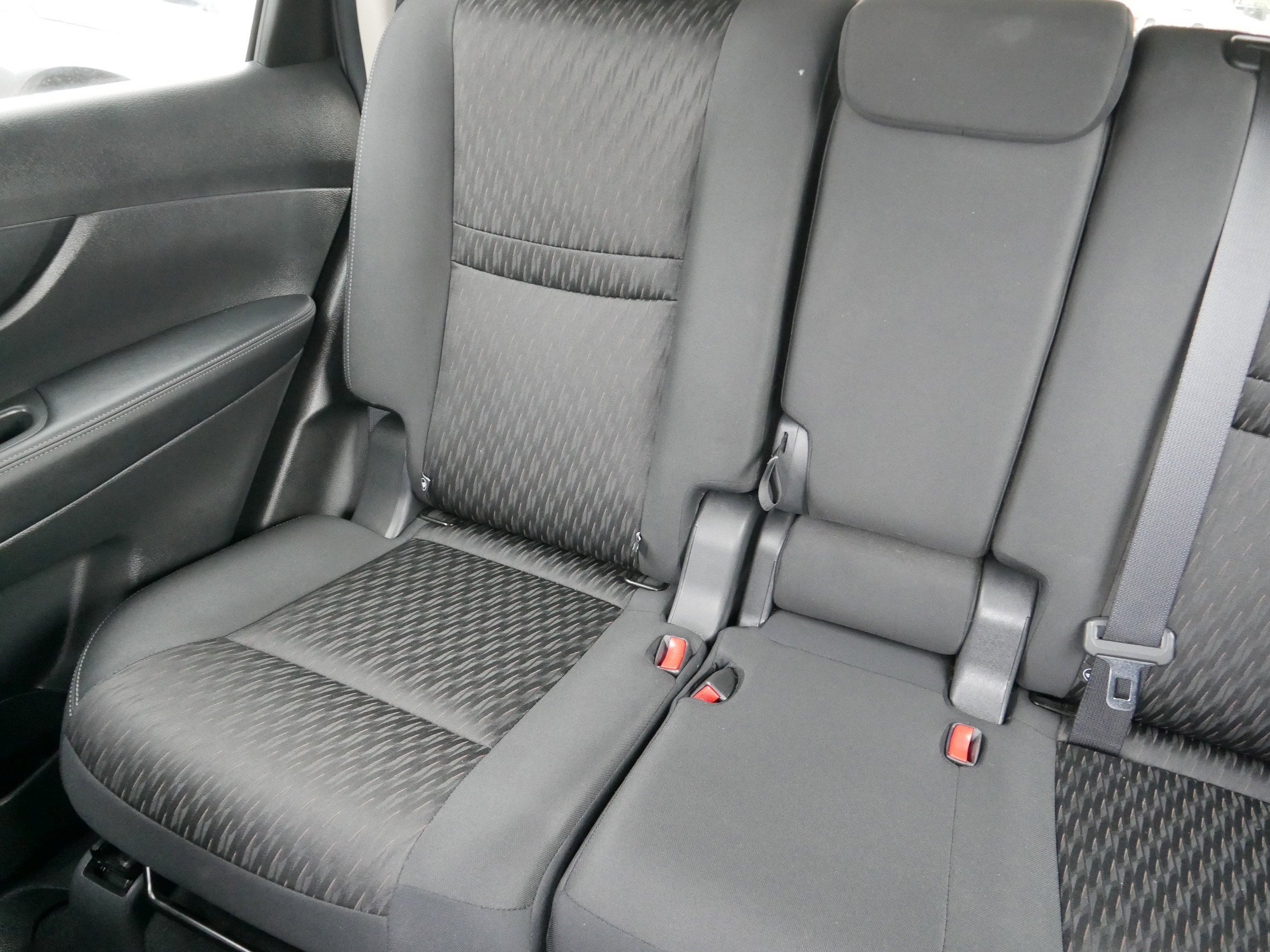 2019 Nissan Rogue SV photo 12