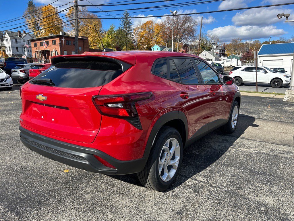 2026 Chevrolet Trax LS photo 3