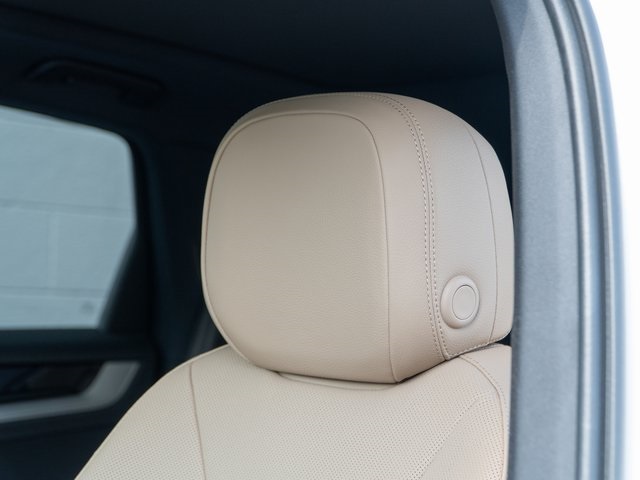 2026 Porsche Cayenne photo 19