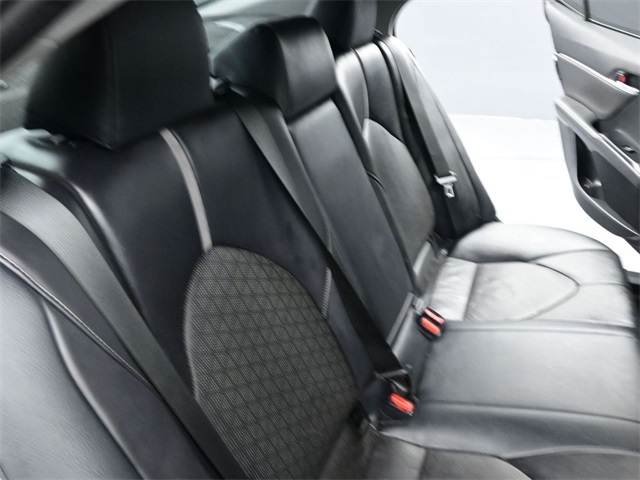 2019 Toyota Camry XSE photo 17