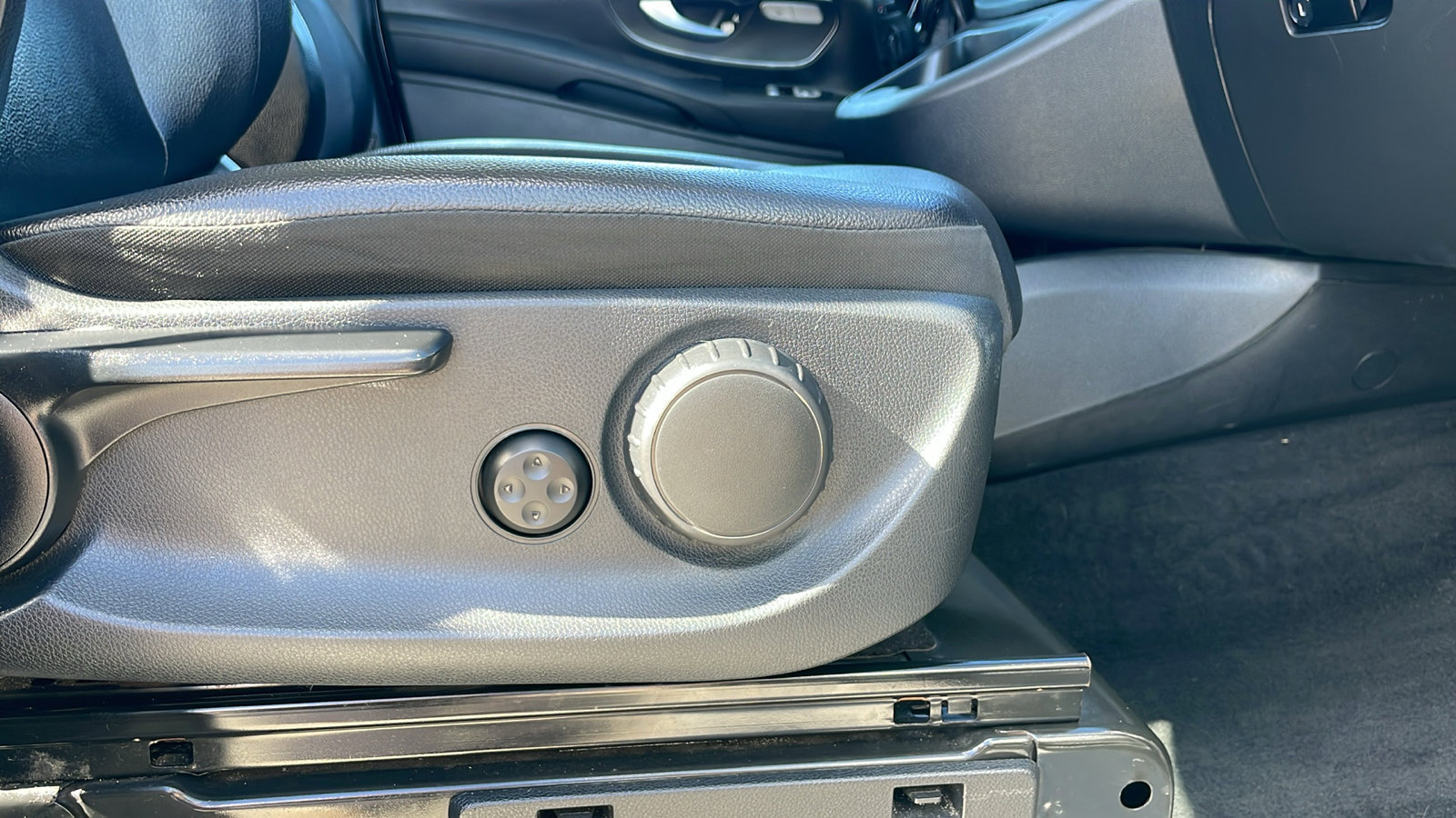 2017 Mercedes Benz Metris Passenger Van photo 4