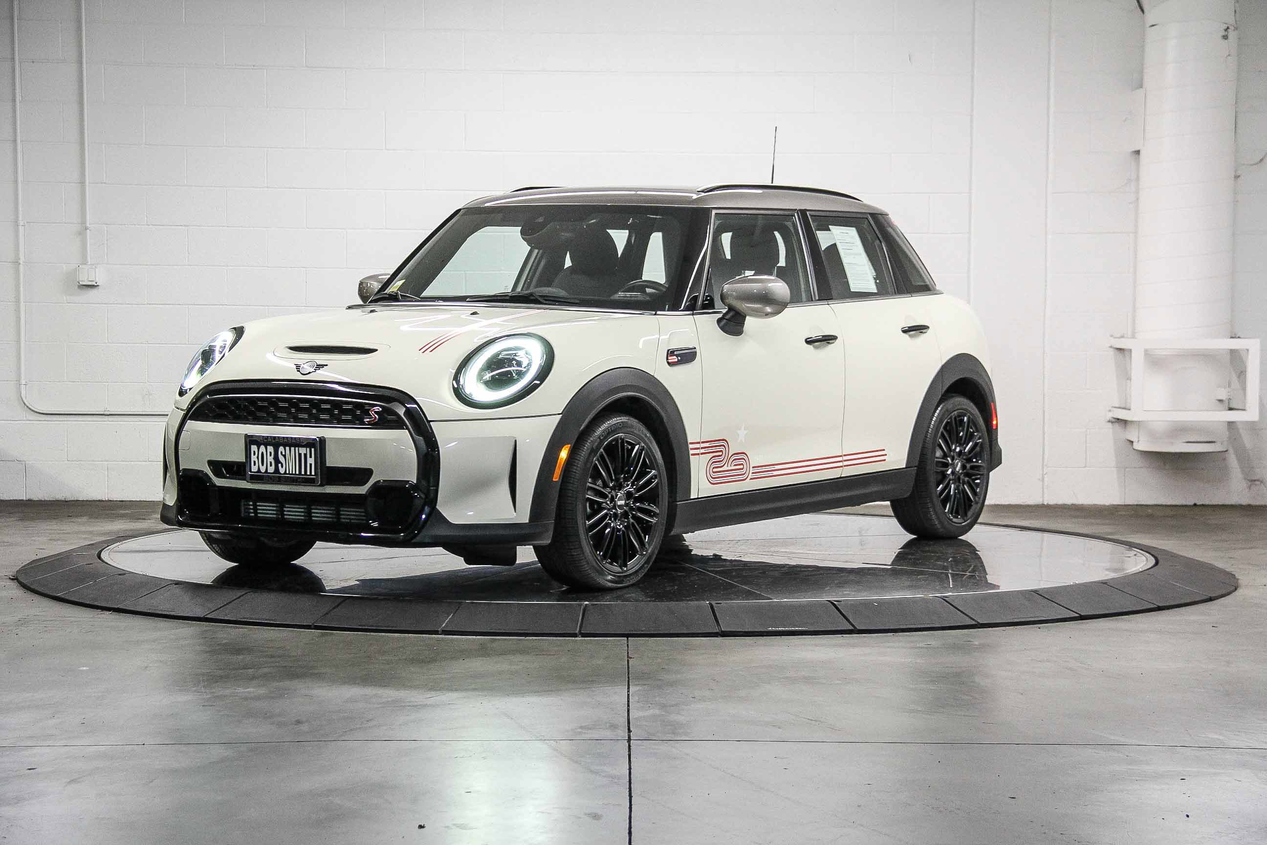 2023 Mini Cooper 4 Door Hardtop S photo 3