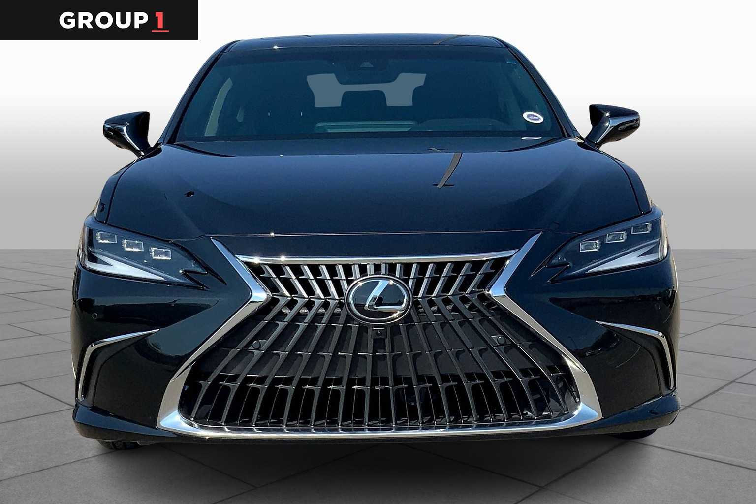 2024 Lexus ES 300h Luxury photo 3