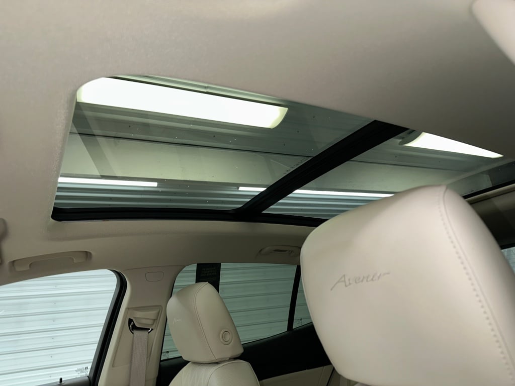 2023 Buick Envision Avenir photo 3