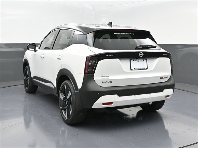 2025 Nissan Kicks SR photo 4