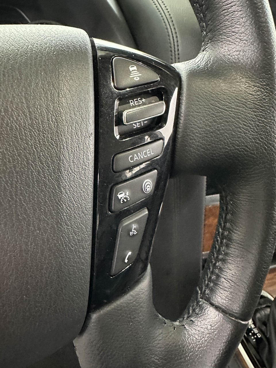 2024 Nissan Armada SL photo 22