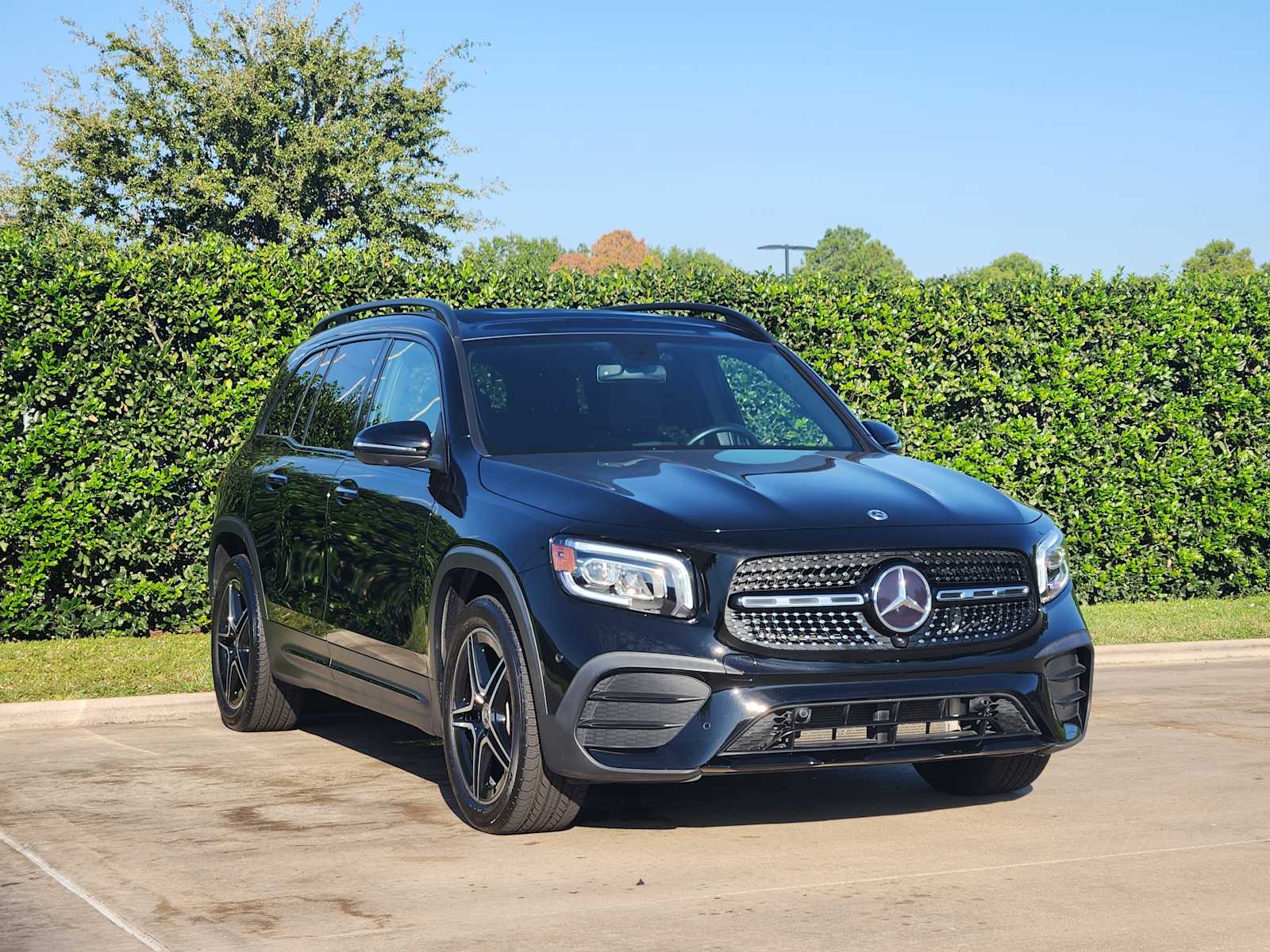 2023 Mercedes Benz GLB 250 photo 2