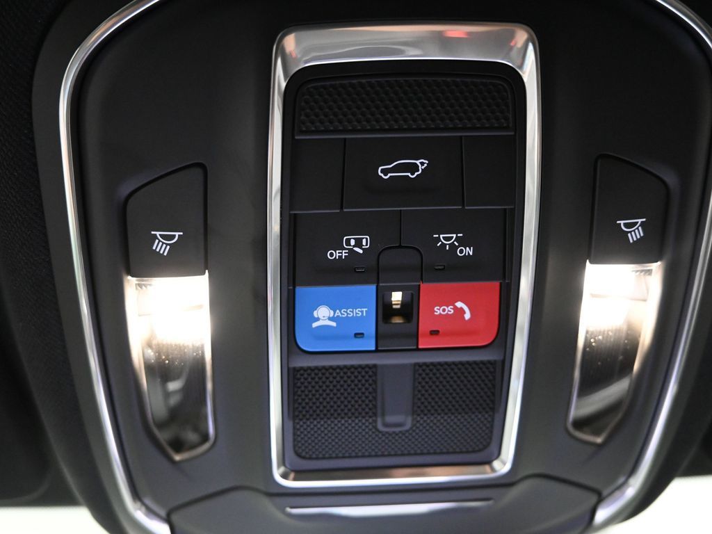 2025 Jeep Grand Cherokee Limited photo 12