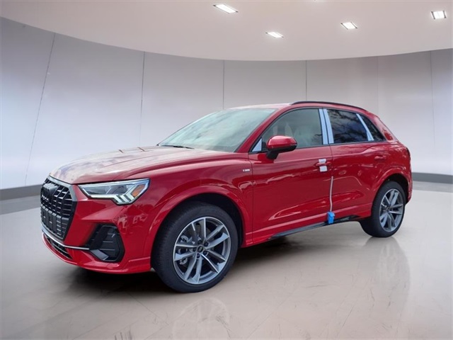 2025 Audi Q3 S line Premium photo 2