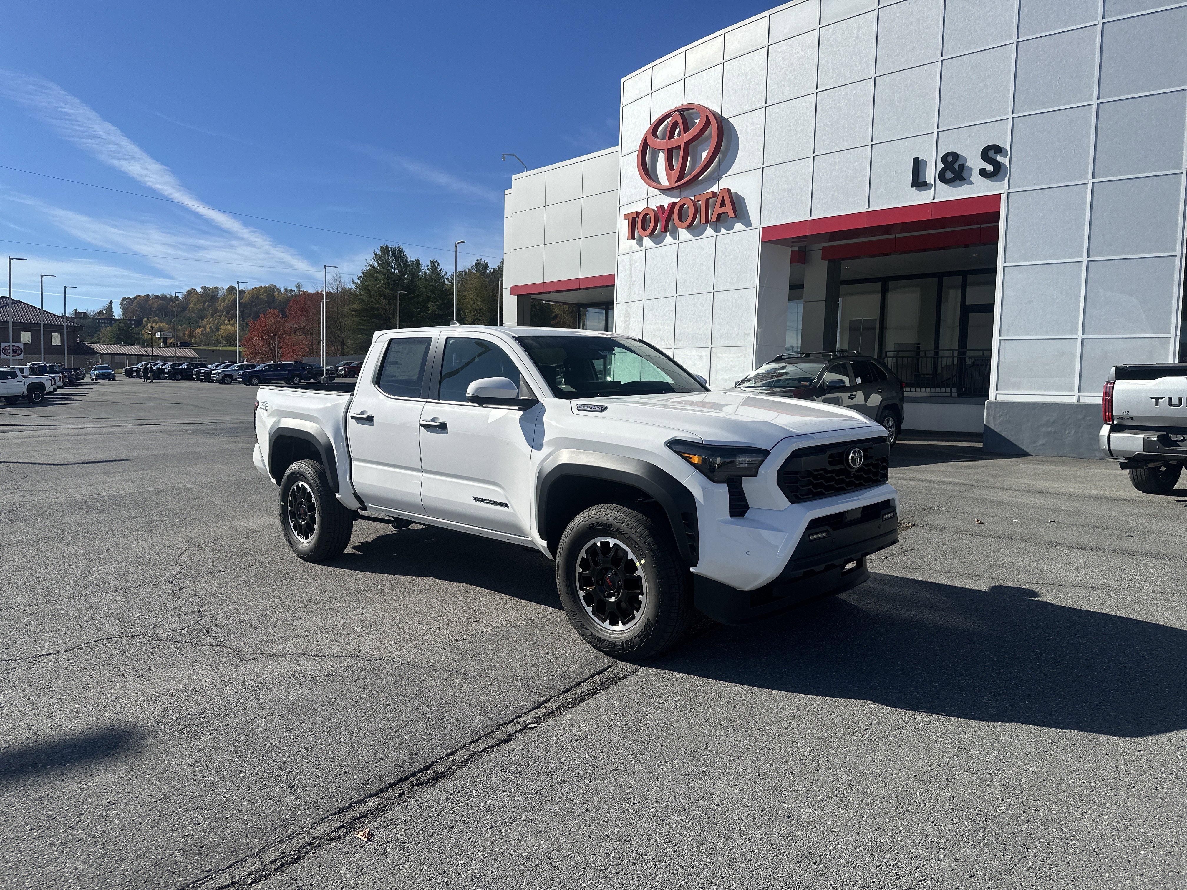 2025 Toyota Tacoma TRD Off Road's photo