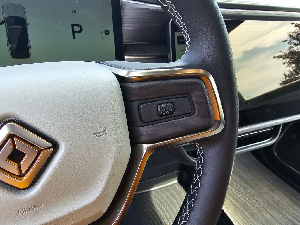 2023 Rivian R1S Adventure photo 30