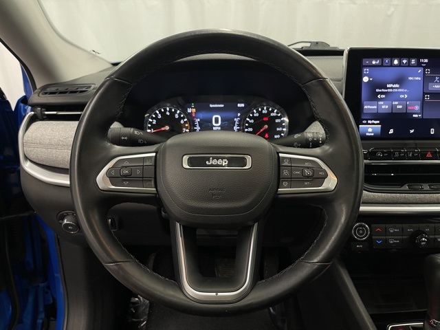 2022 Jeep Compass Latitude Lux photo 11