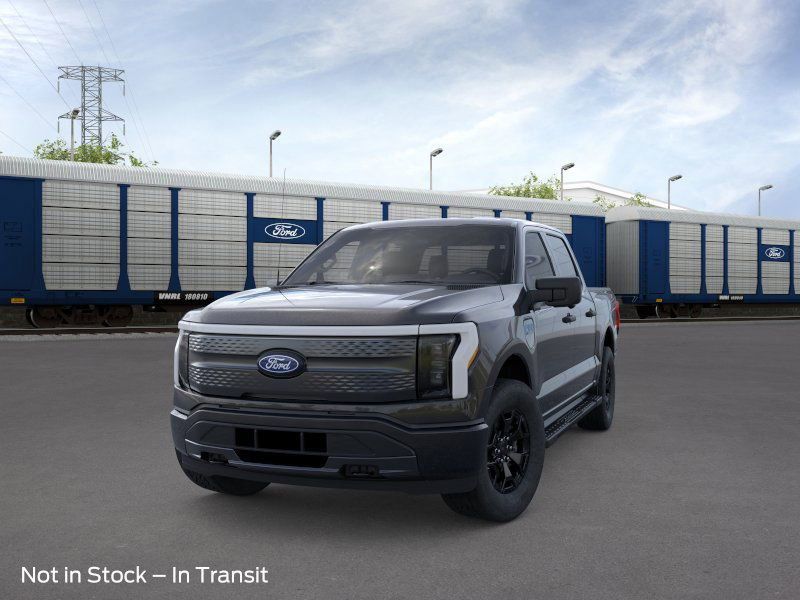 2025 Ford F-150 Lightning XLT photo 3
