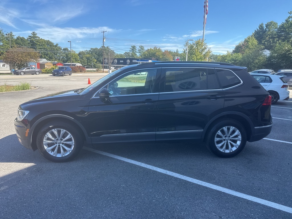 2018 Volkswagen Tiguan SE photo 2