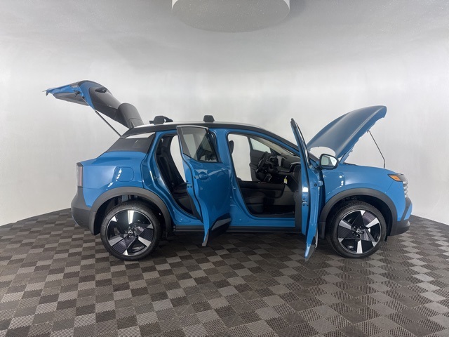 2026 Nissan Kicks SR photo 10