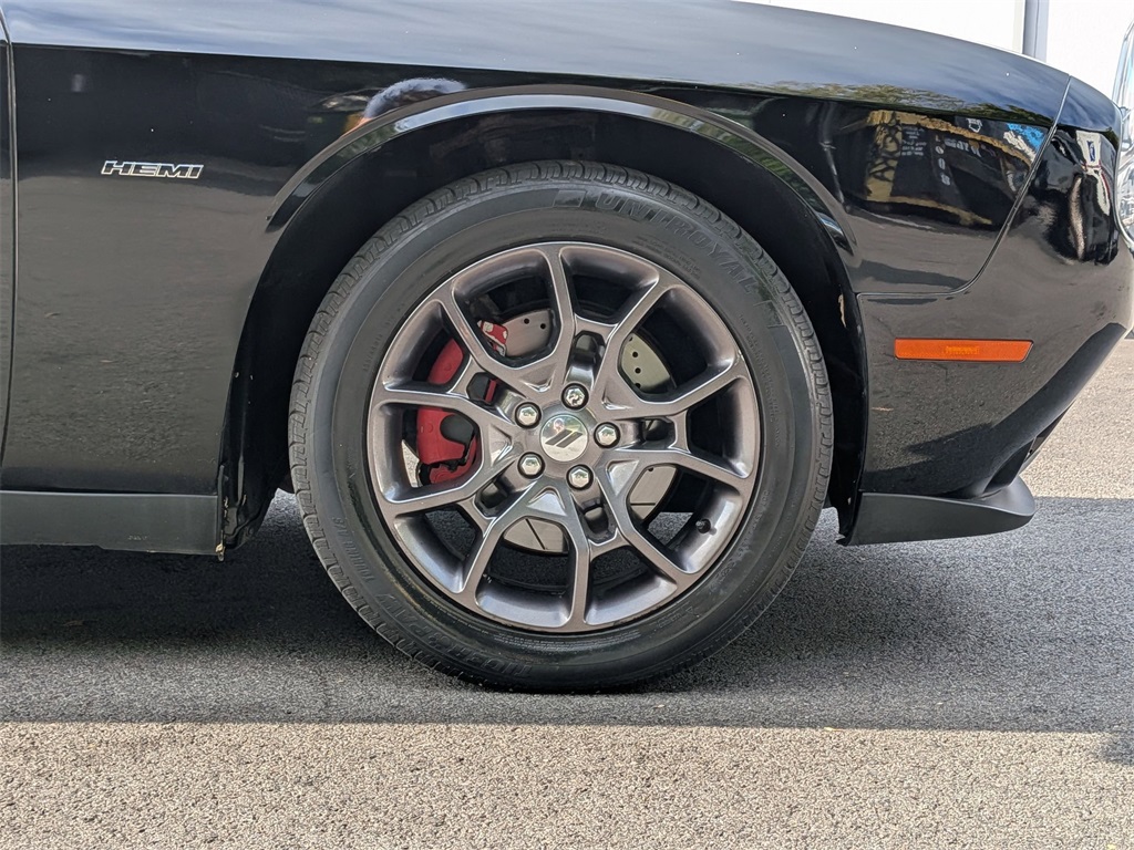 2015 Dodge Challenger R/T photo 21
