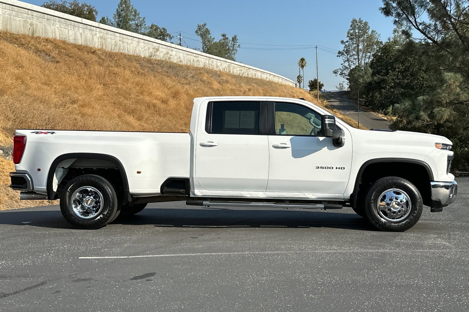 2024 Chevrolet Silverado 3500HD LT photo 3