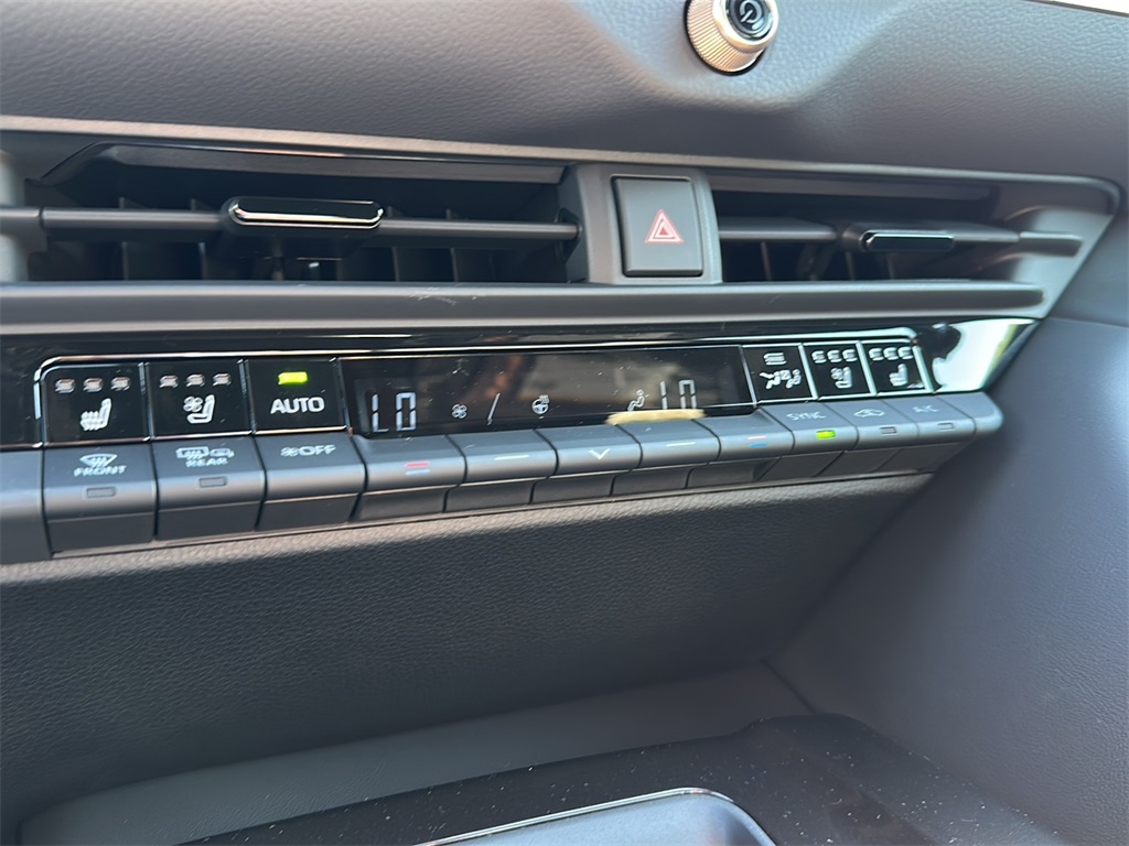 2026 Toyota Crown XLE photo 18