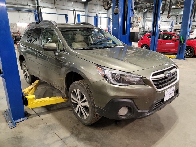 2018 Subaru Outback Limited's photo