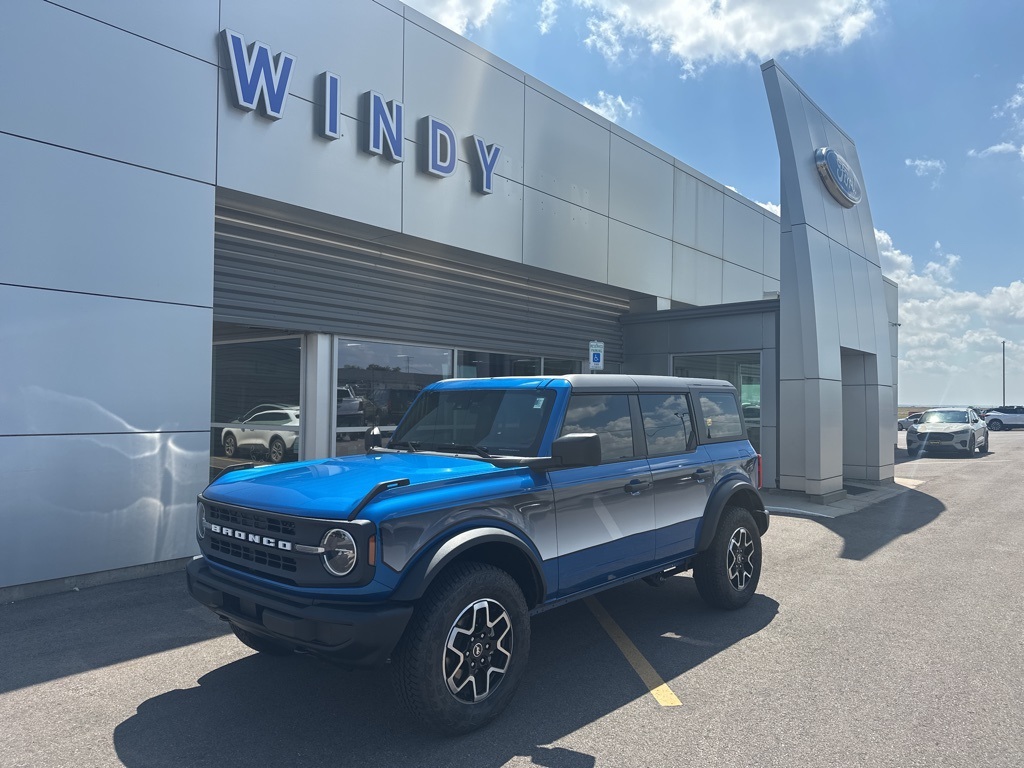2025 Ford Bronco 4-Door Base's photo