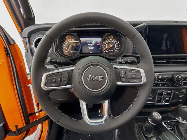 2025 Jeep Wrangler Sahara photo 11