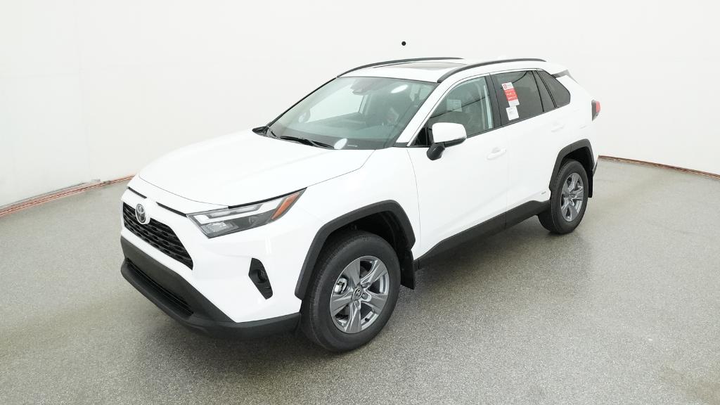 2025 Toyota RAV4 XLE's photo
