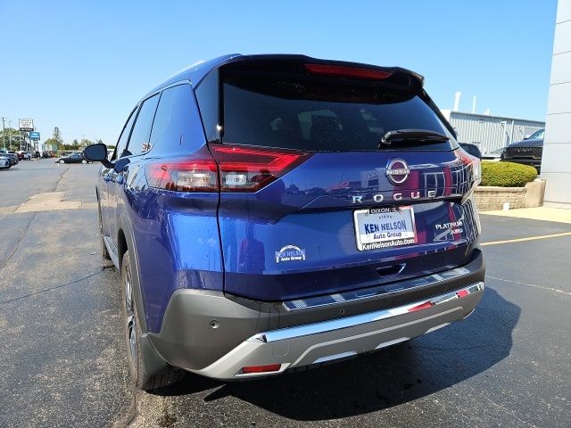 2023 Nissan Rogue Platinum photo 3
