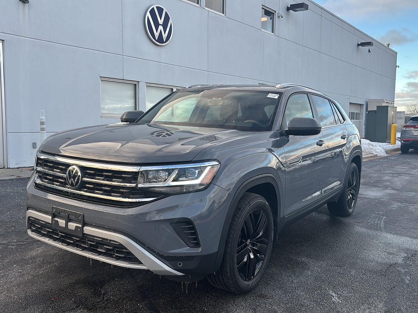 2022 Volkswagen Atlas Cross Sport SE w/Tech