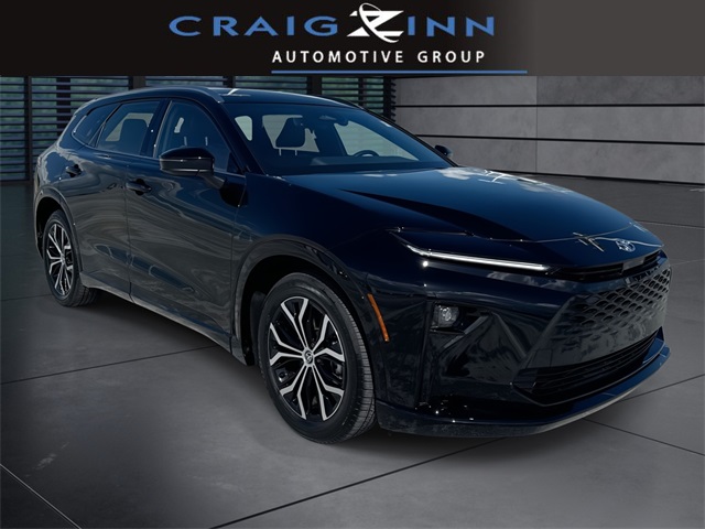 2025 Toyota Crown Signia XLE's photo