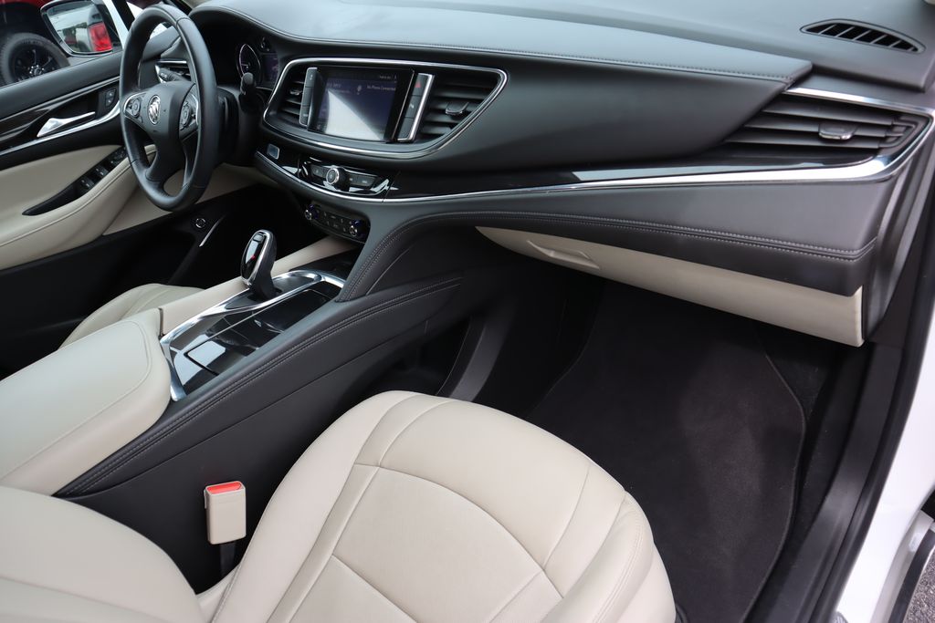 2021 Buick Enclave Essence photo 31